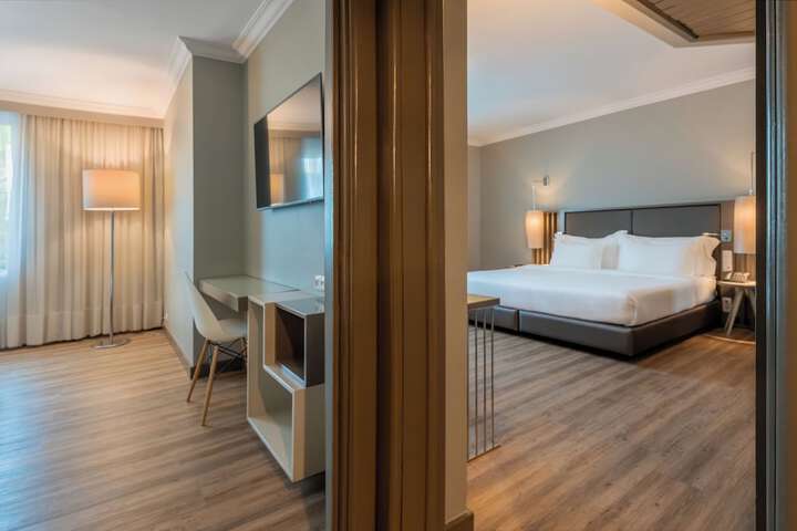 Room 28 of 62