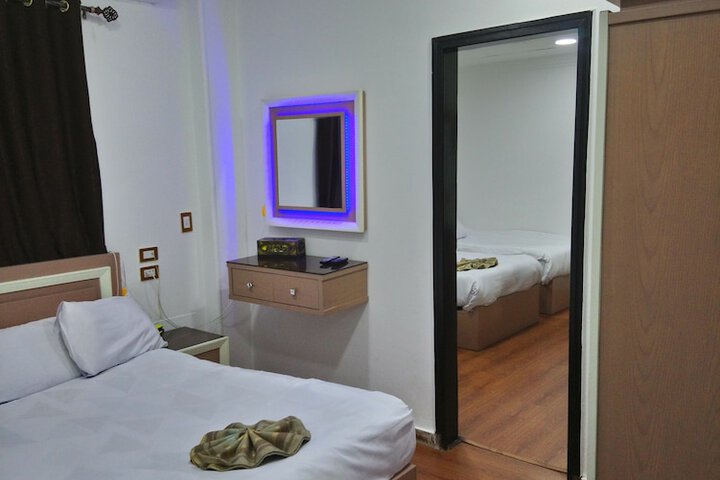 Room 4 of 92