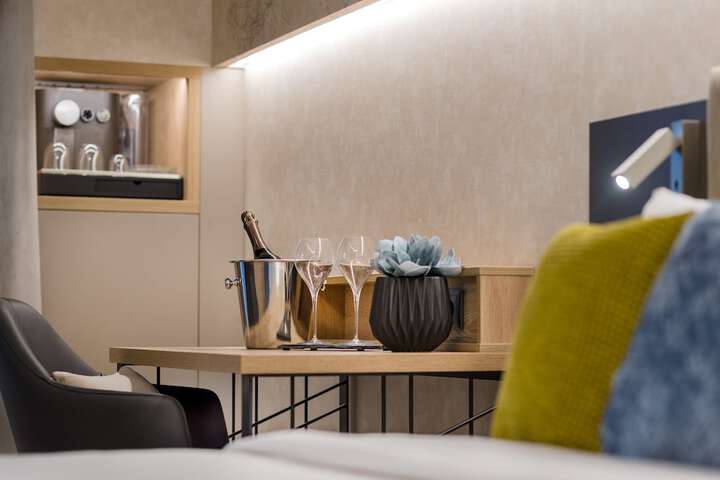 Room 6 of 55
