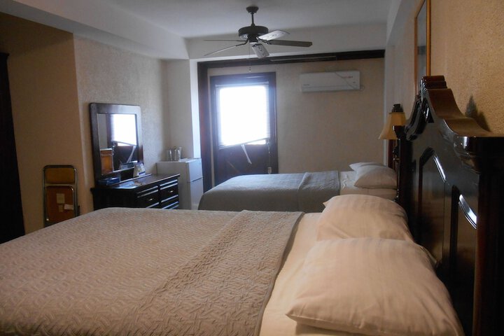 Room 17 of 36