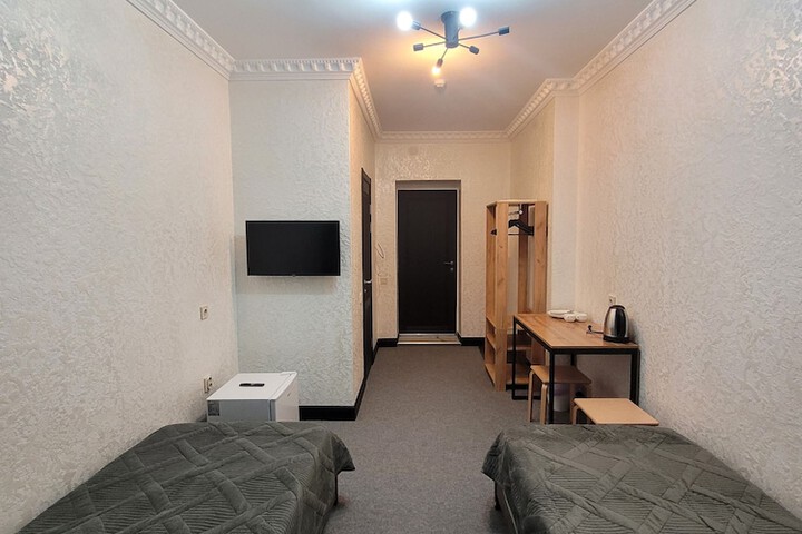 Room 9 of 35