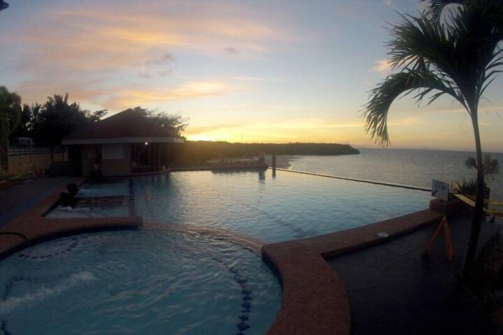 Pool 11 of 28