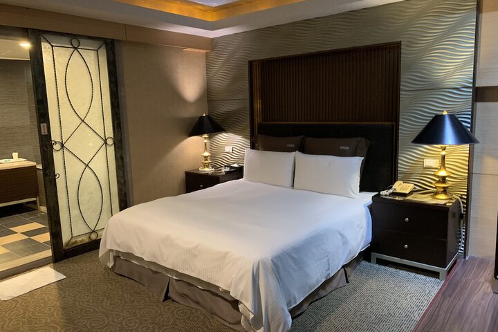 Room 17 of 54