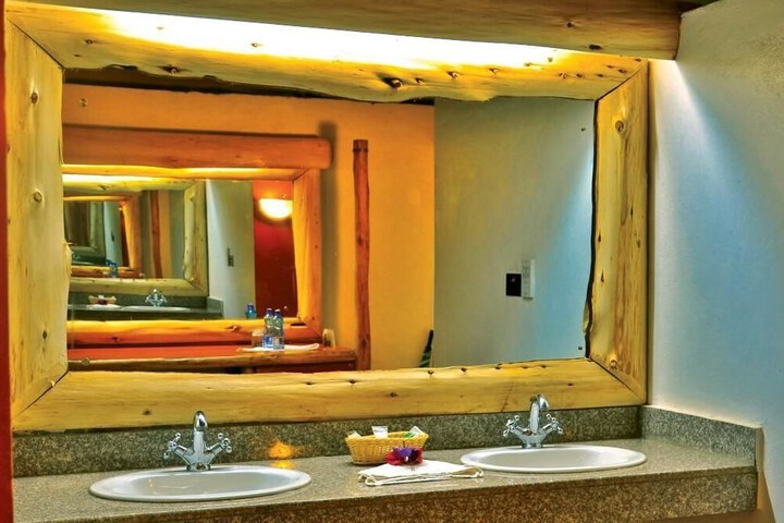 Room 15 of 40