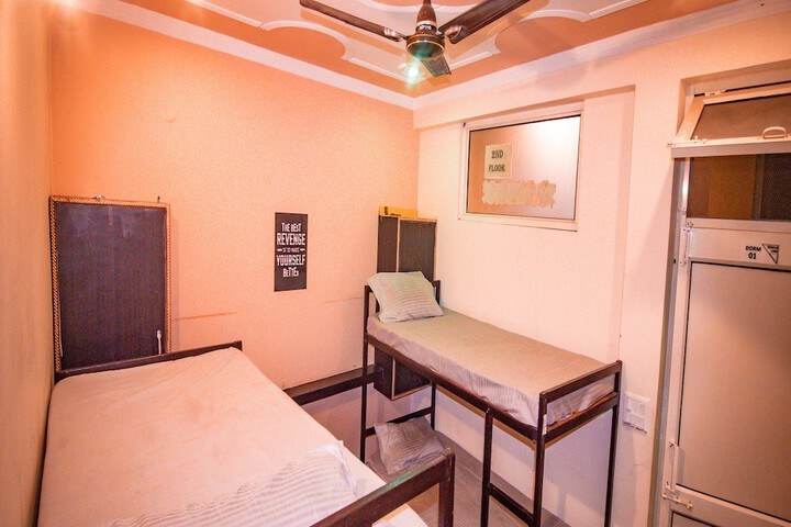 Room 17 of 46