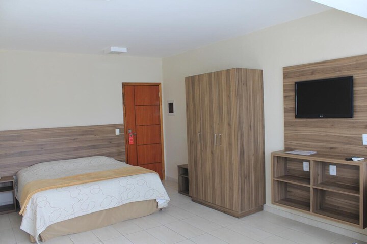 Room 9 of 42