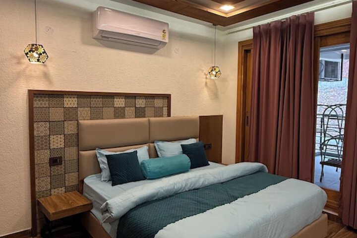 Room 6 of 95
