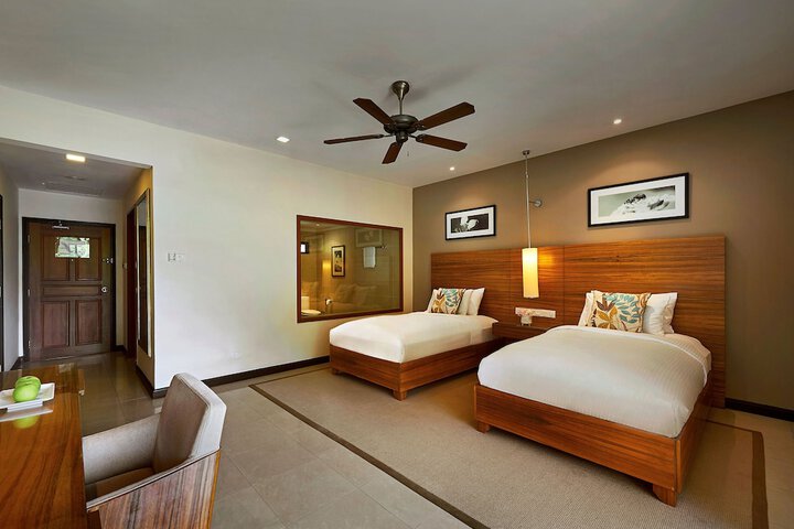 Room 22 of 106