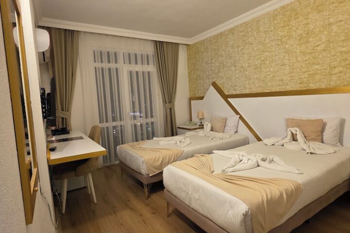 Room 25 of 107