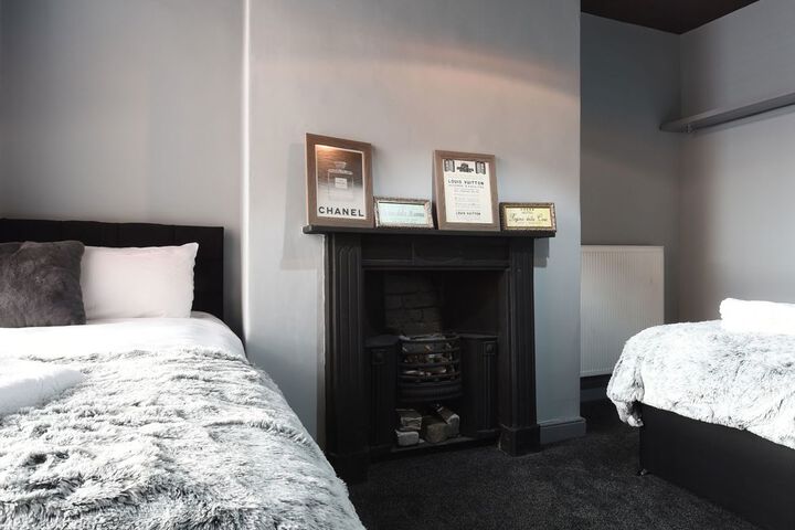 Room 52 of 61
