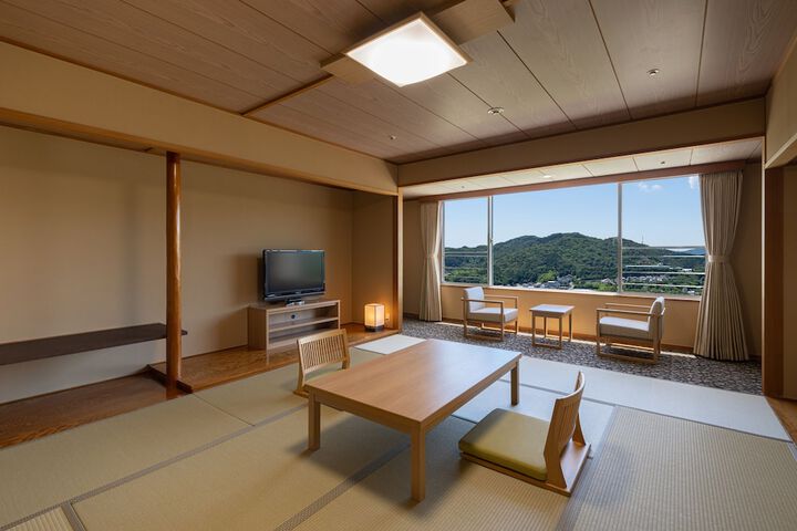 Room 6 of 107