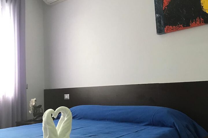 Room 9 of 22