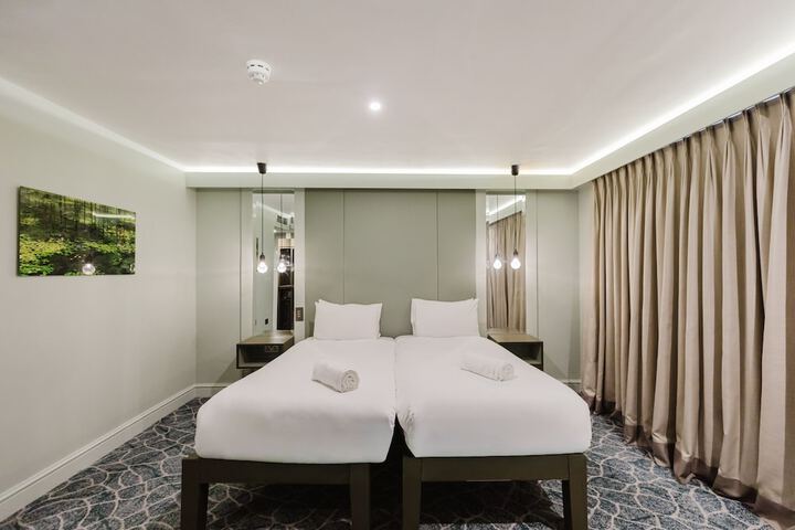 Room 204 of 263