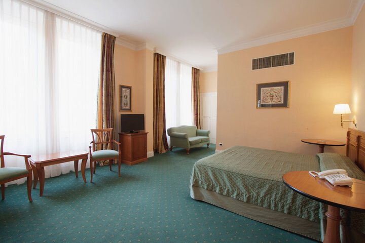 Room 30 of 53