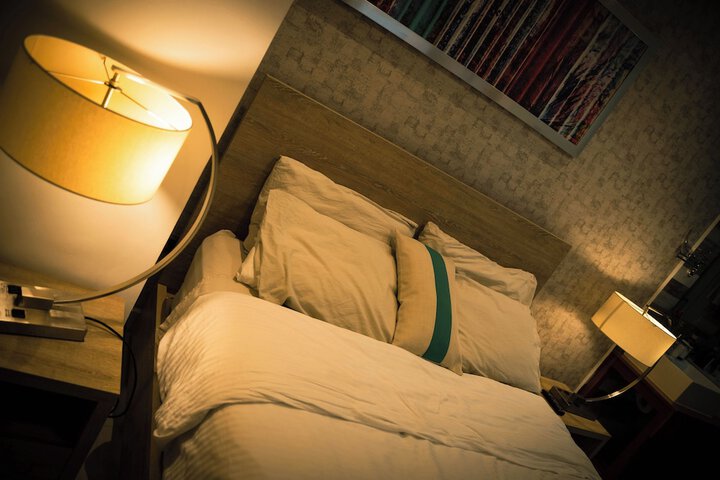 Room 16 of 36