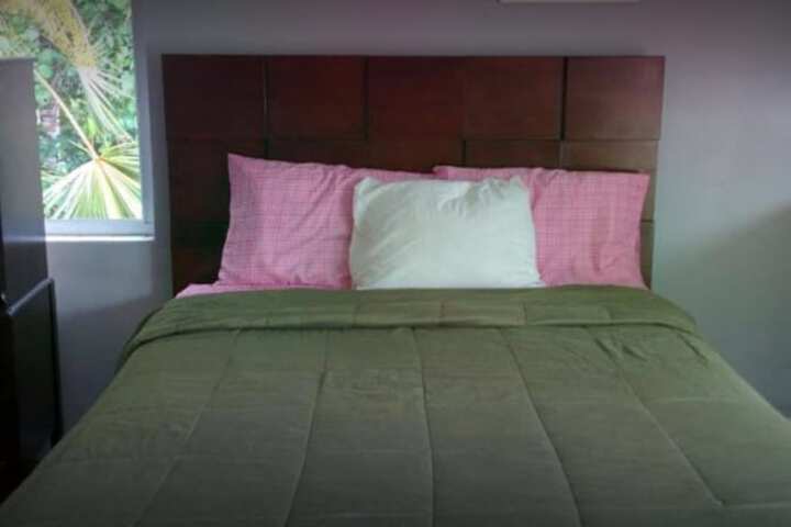 Room 10 of 93