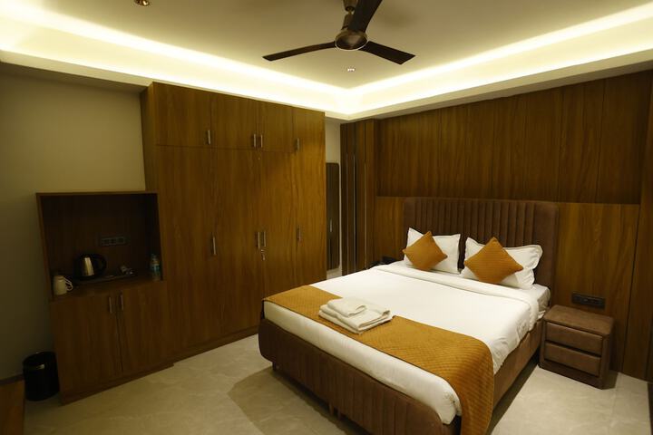 Room 3 of 11