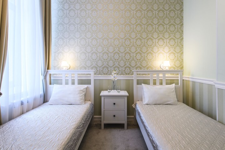 Room 21 of 40
