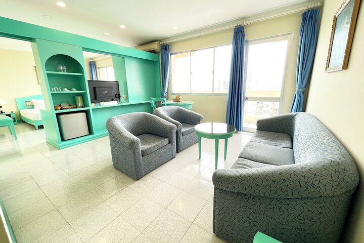 Room 7 of 30
