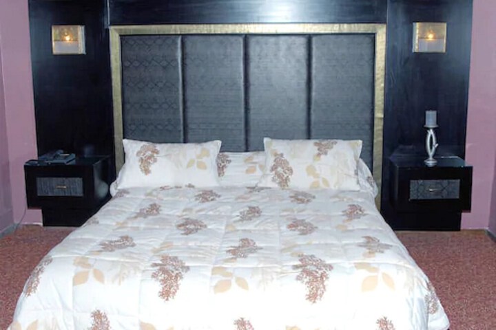 Room 3 of 18