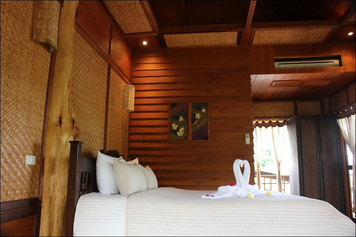 Room 8 of 94