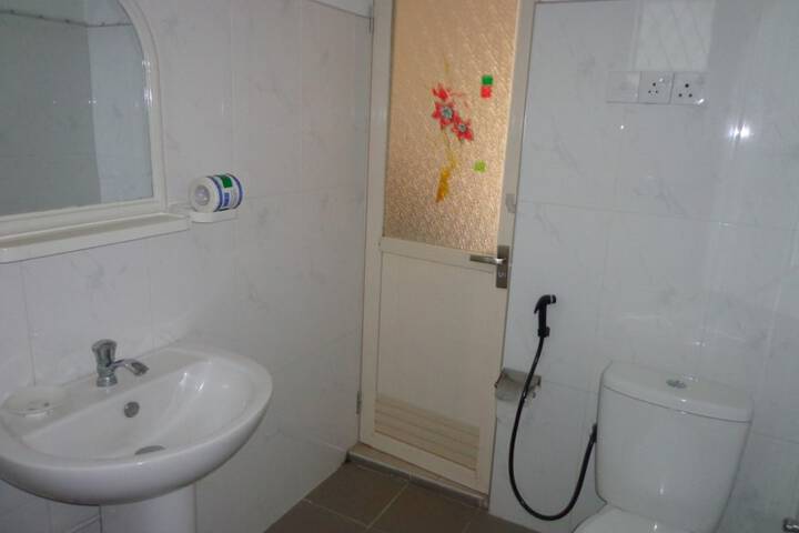 Room 5 of 17