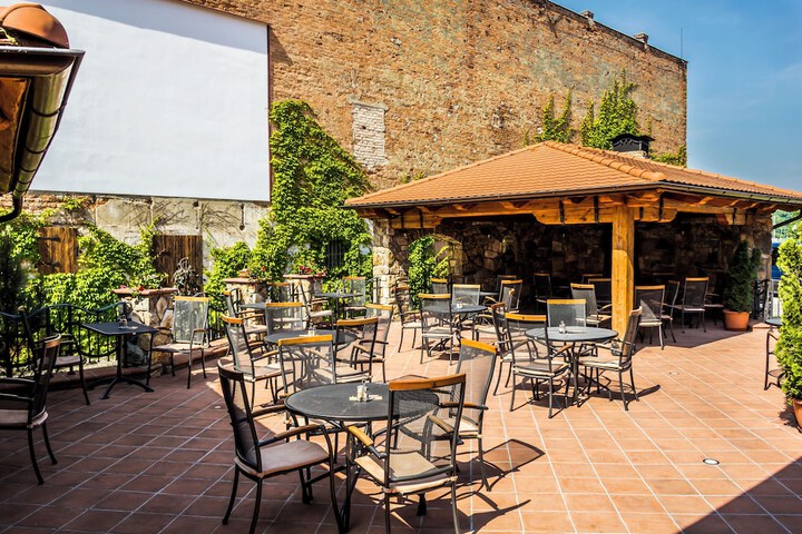 Terrace/Patio 5 of 24