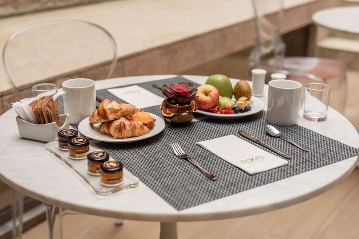 Breakfast/Coffee Service 24 of 42