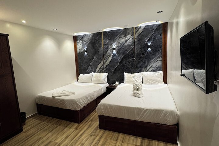 Room 48 of 112