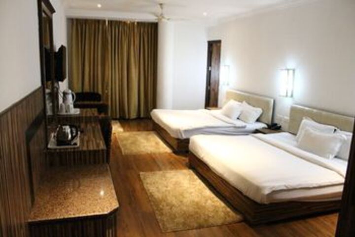 Room 17 of 41