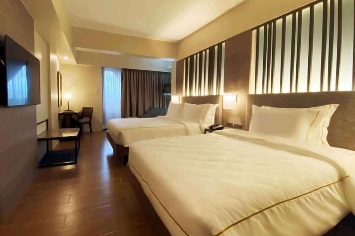 Room 4 of 32