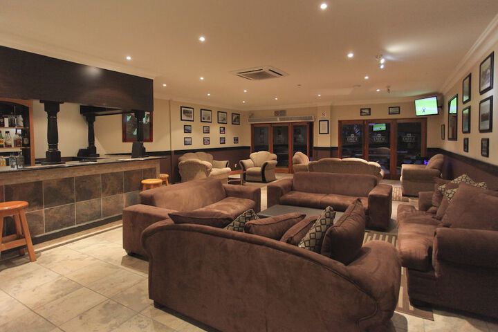 Lounge 65 of 91