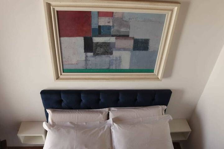 Room 11 of 19