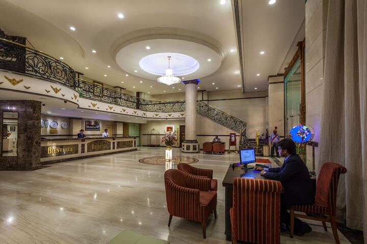 Entrance & Lobby