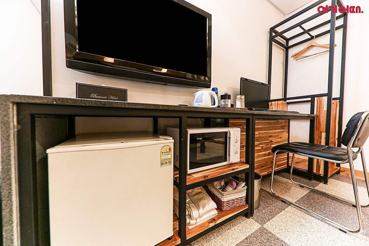 Room 33 of 82