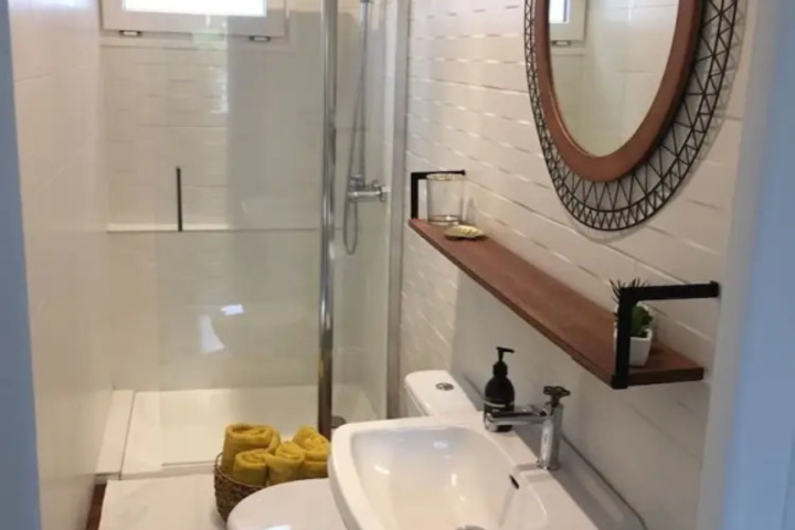 Room 9 of 17