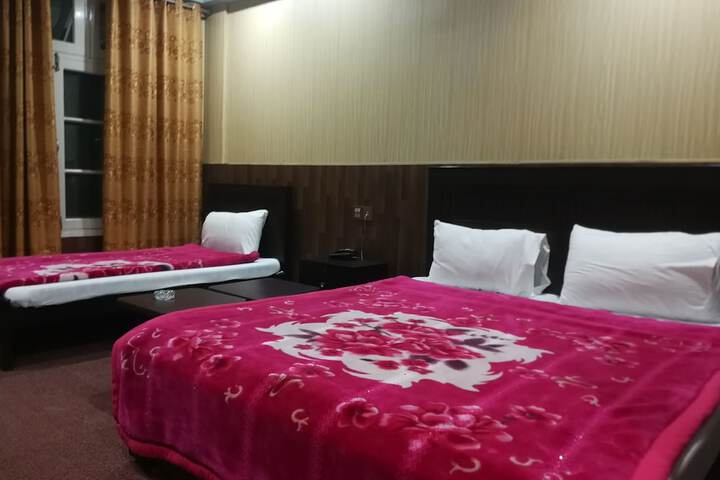 Room 7 of 10
