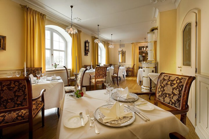 Dining 53 of 92