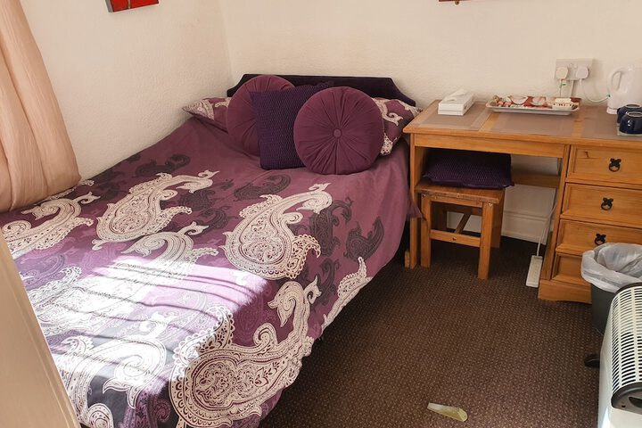 Room 5 of 97