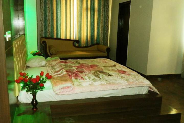 Room 32 of 50