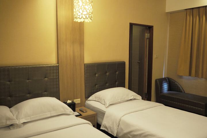 Room 19 of 65