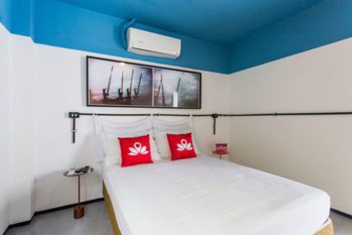 Room 16 of 35