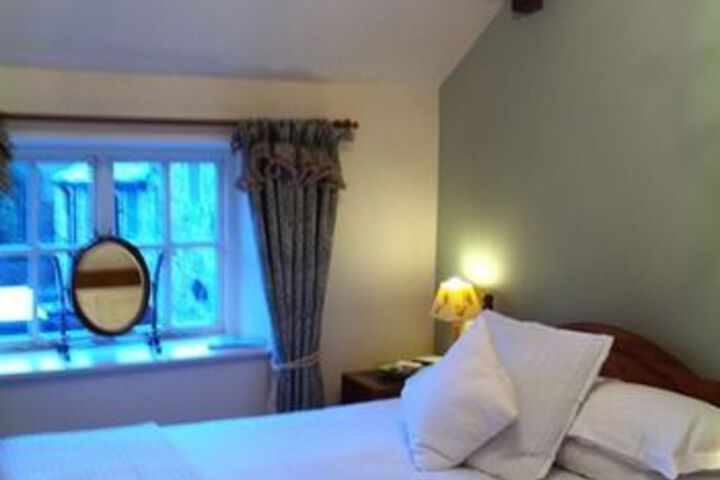Room 4 of 14