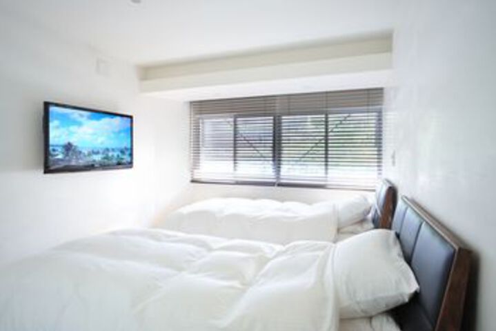 Room 15 of 48