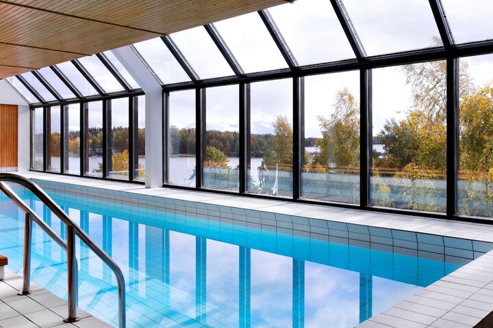 Hotel Pool