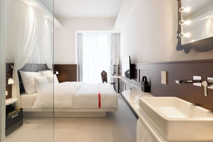 Room 44 of 127
