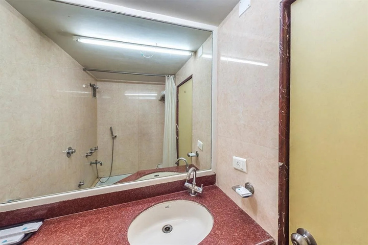 Room 7 of 19
