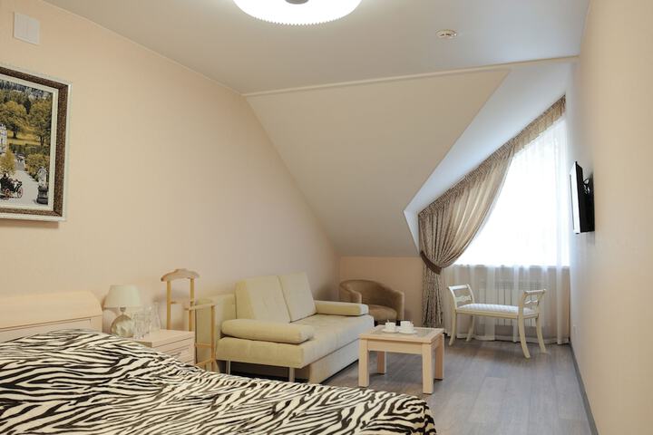 Room 13 of 24