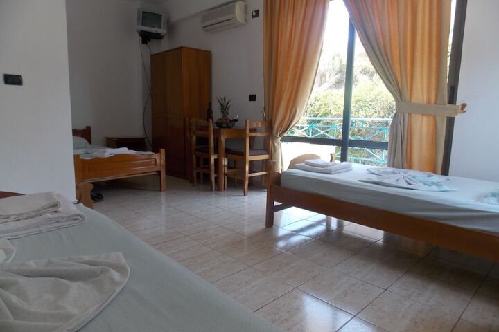 Room 25 of 63
