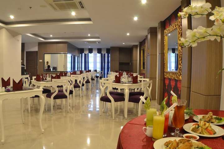 Dining Photos
